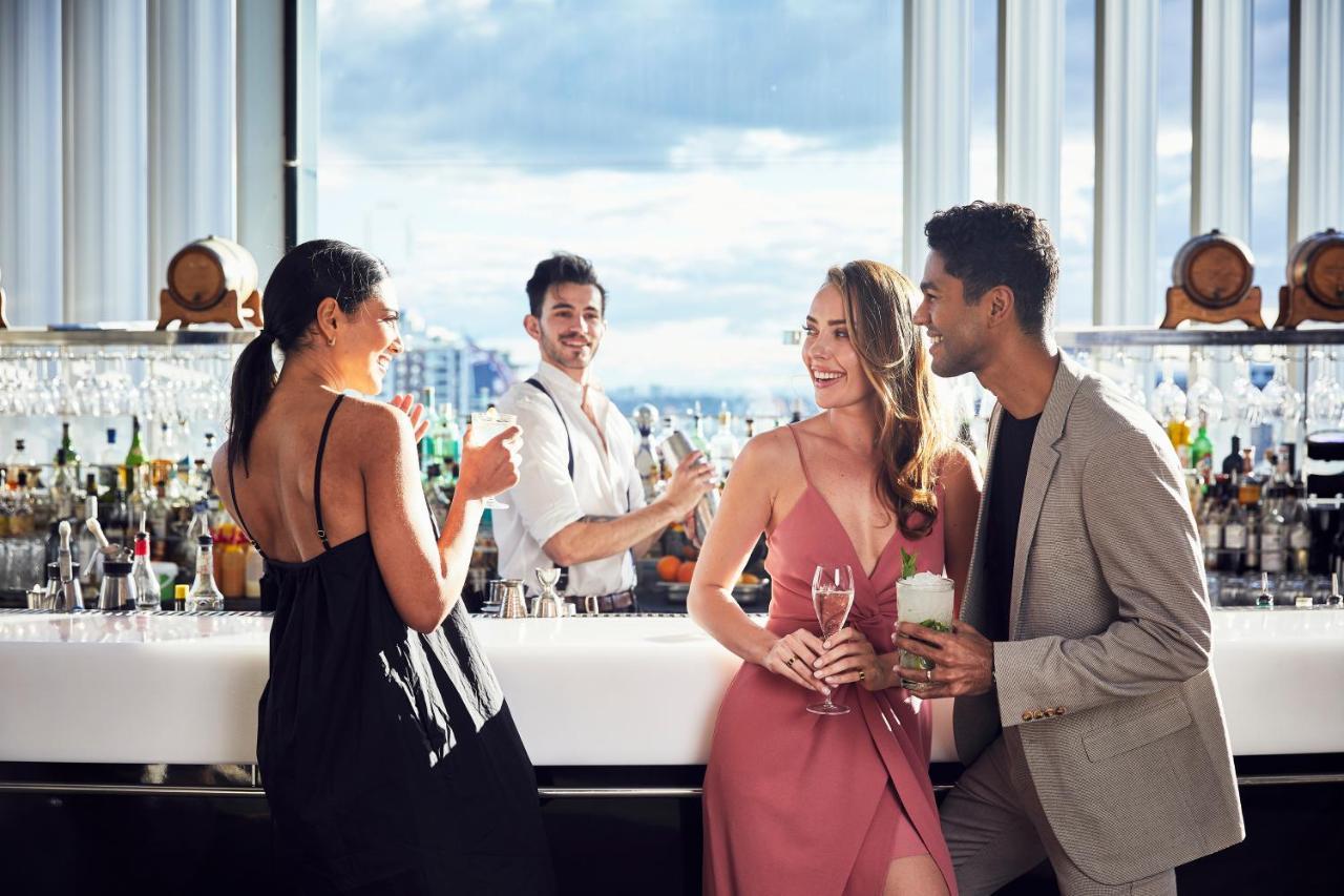Hyatt Regency Sydney Hotel Eksteriør billede The rooftop bar at the hotel