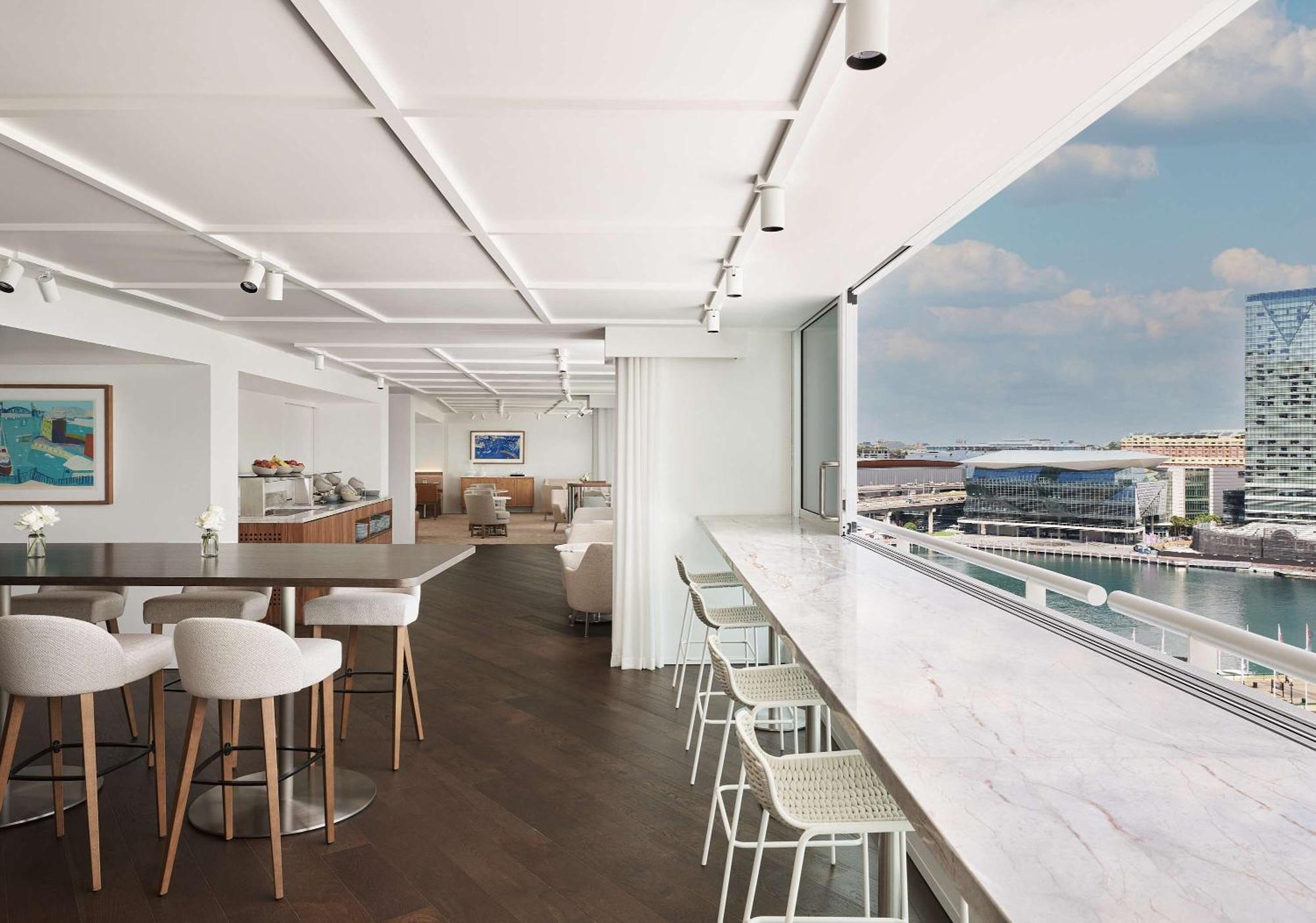 Hyatt Regency Sydney Hotel Eksteriør billede The Qantas First Lounge at Sydney Airport
